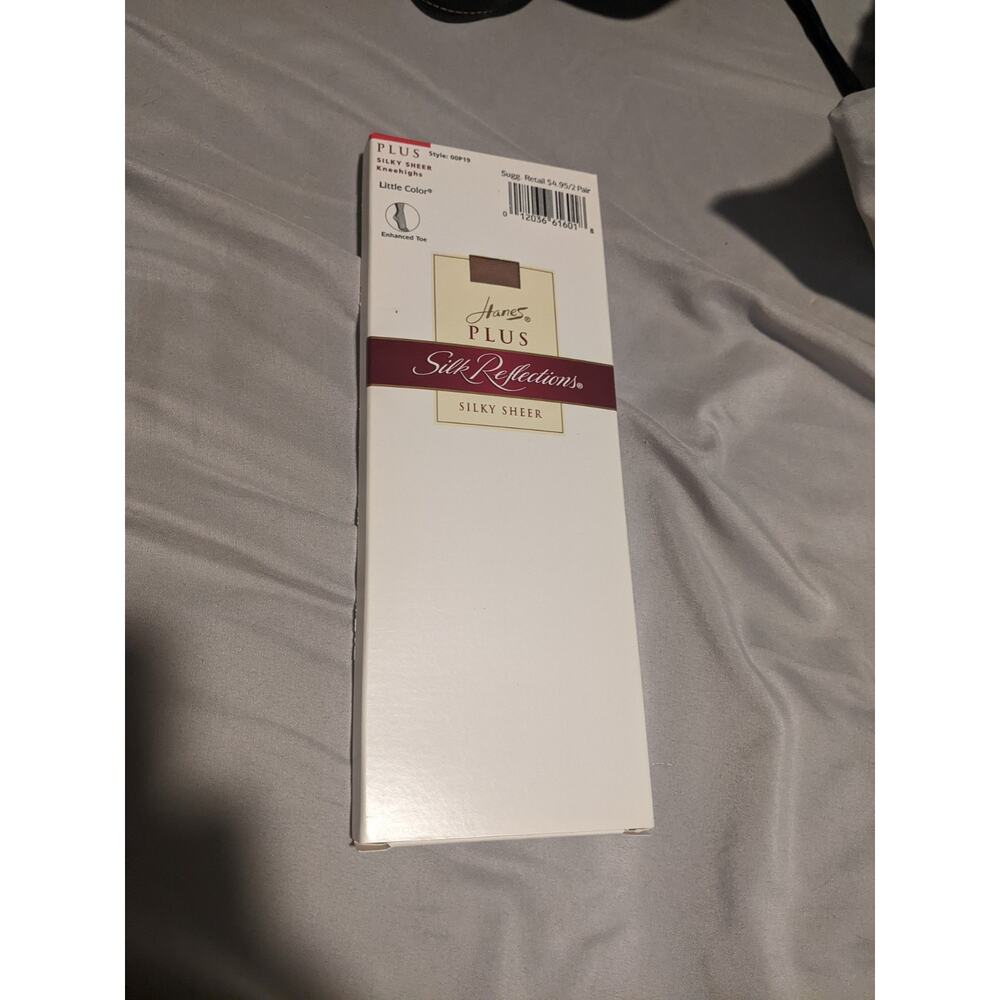 Hanes Plus Silk Reflections Knee Highs Silky Sheer Nylon Stockings Little Color